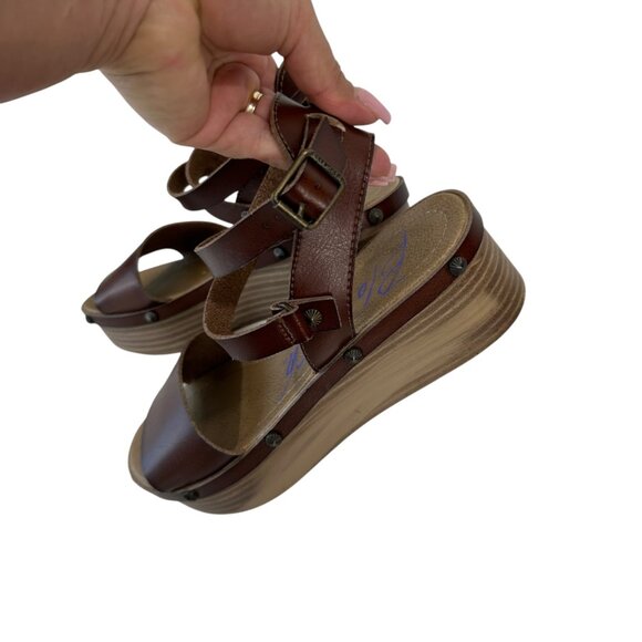 Blowfish Women 8.5 Brown Faux Leather Platform Sandal Adjustable Strap Studded - Picture 2 of 16